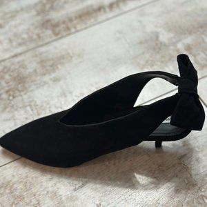 Black satin kitten heels. Slingback with knot.